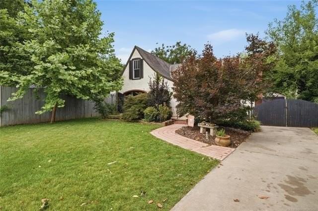 3172 Woodward Blvd - Photo 2 of 34