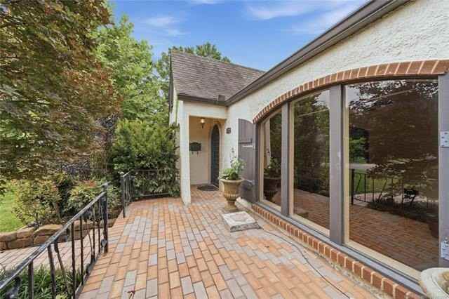 3172 Woodward Blvd - Photo 3 of 34