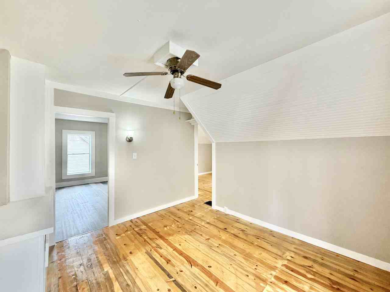 955 10th St #1 - Photo 5 of 29