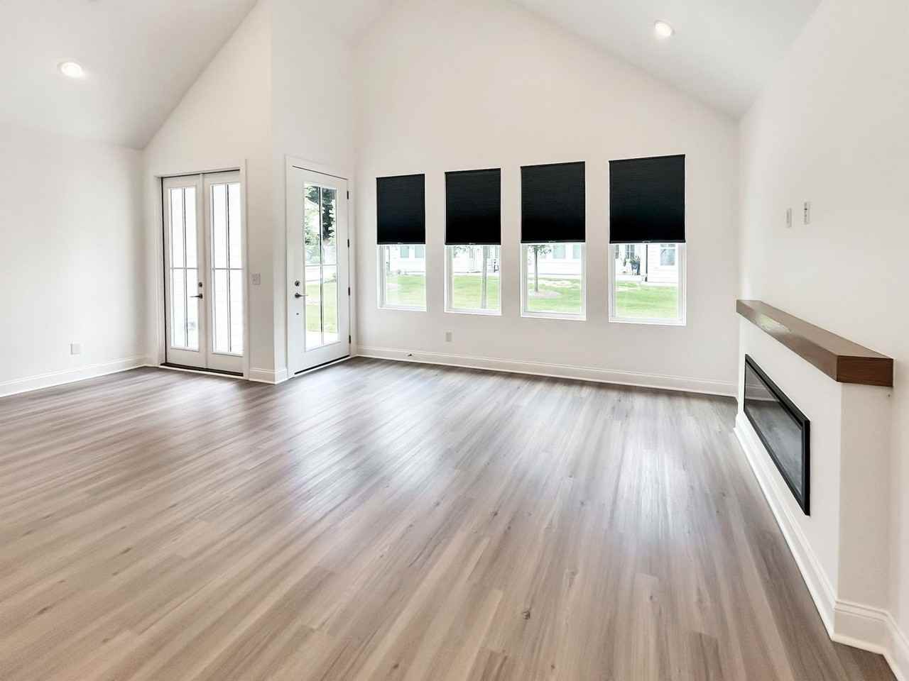 403 Burgundy Way - Photo 7 of 44