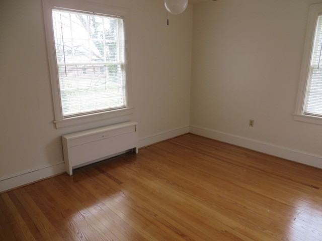 228 Windsor St - Photo 7 of 8