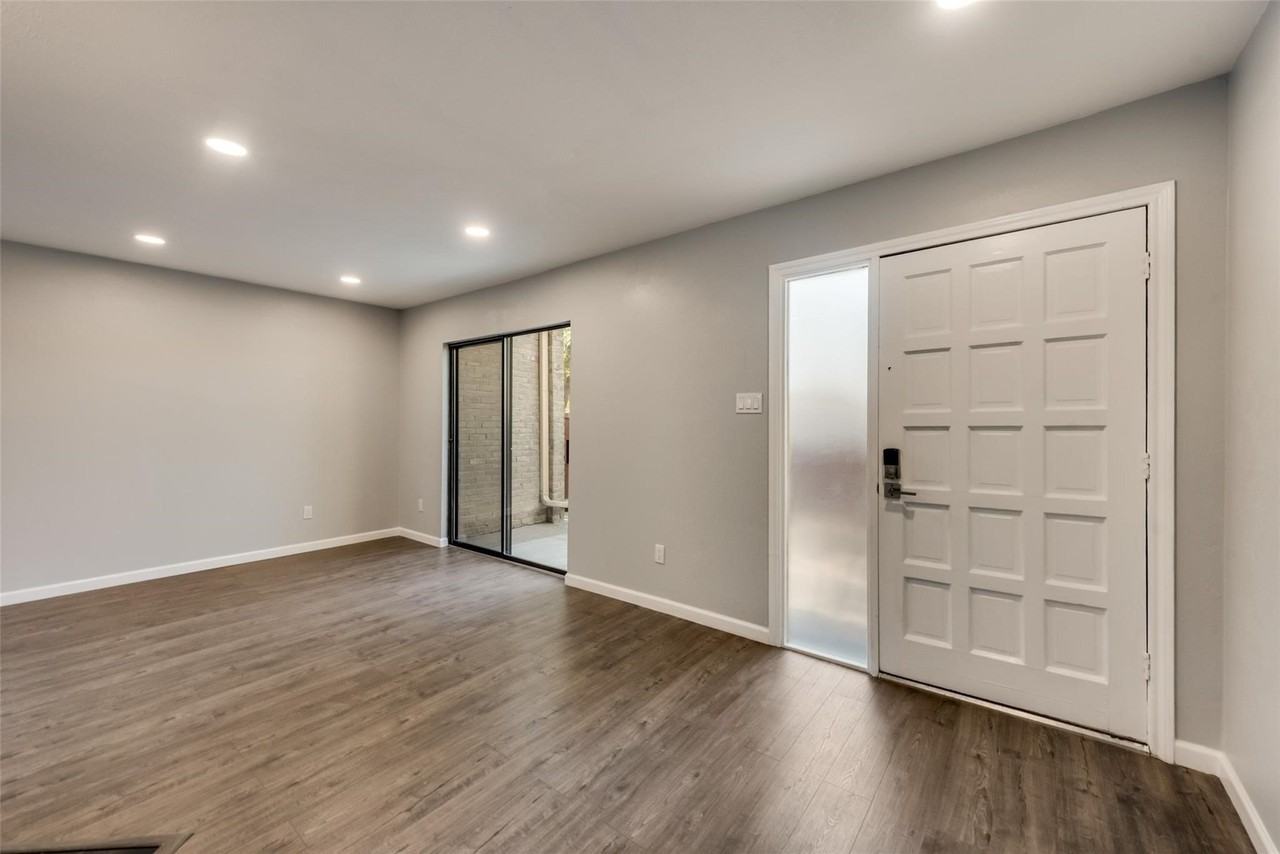 2652 Custer Pkwy #106 - Photo 4 of 25