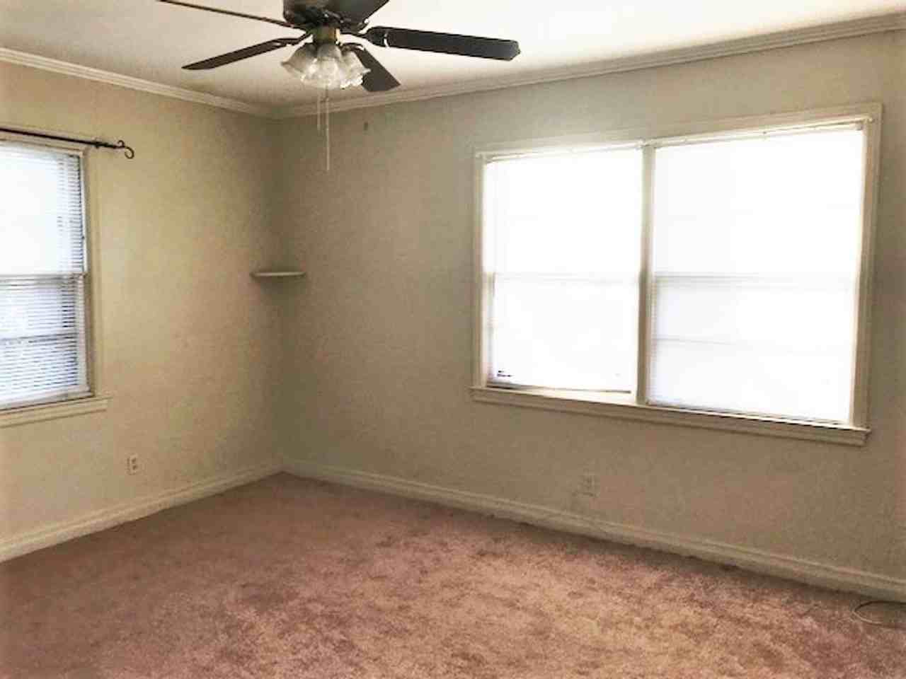 506 Park Ave - Photo 6 of 12