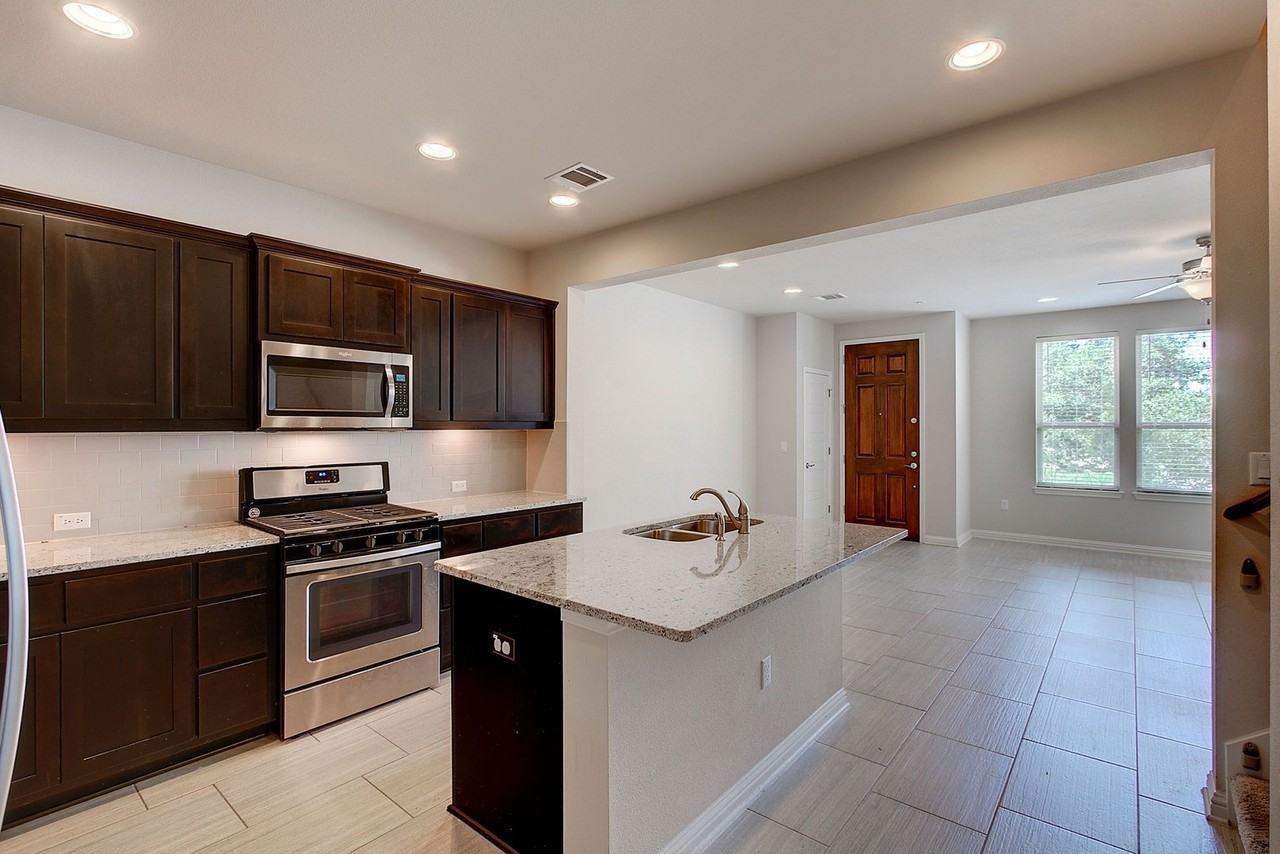 13800 Lyndhurst St #73 - Photo 3 of 28