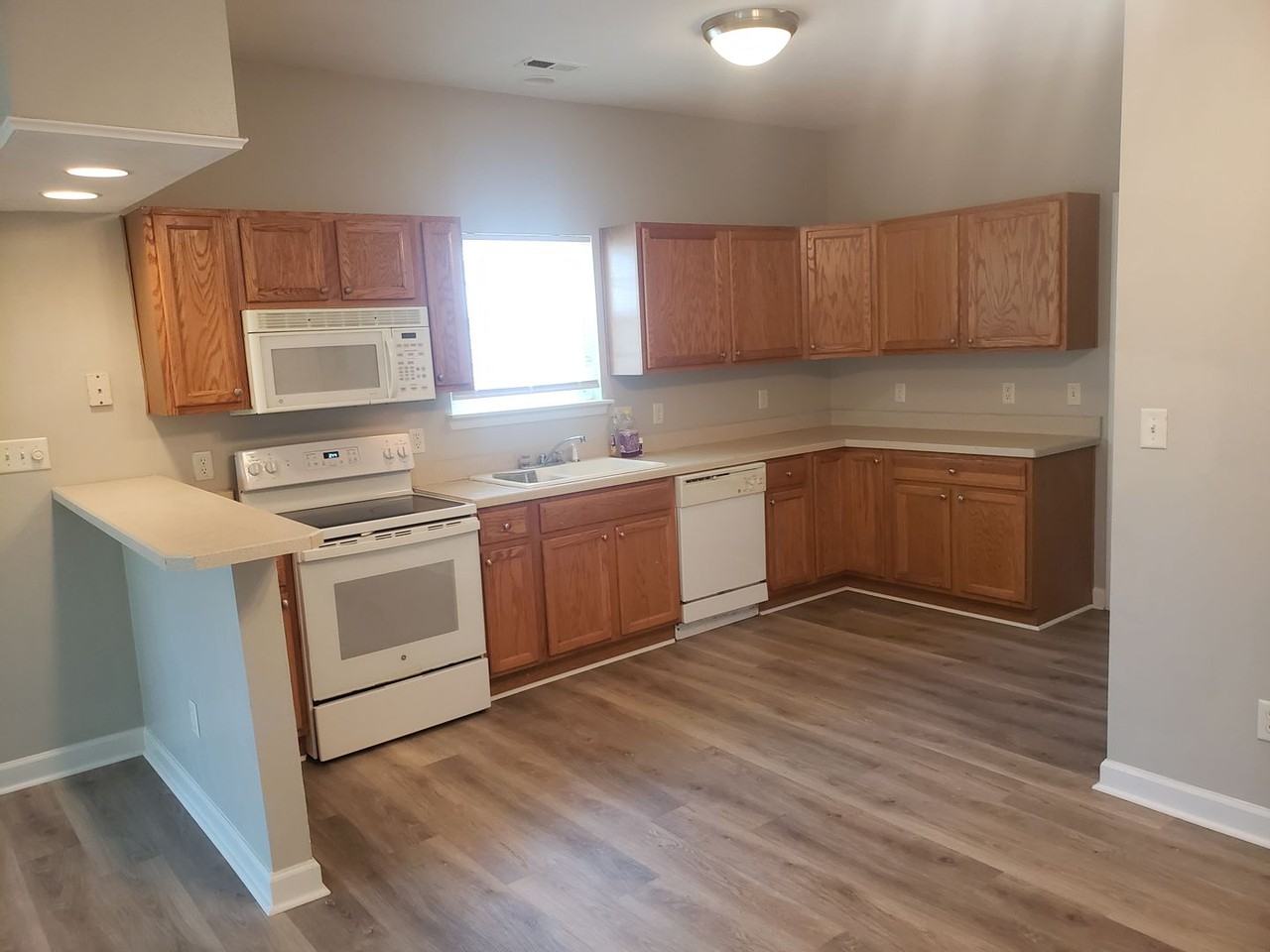 8129 Redmon Rd #B - Photo 7 of 23