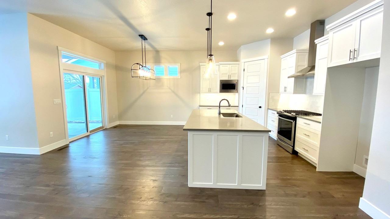 2633 N Bird St - Photo 7 of 29