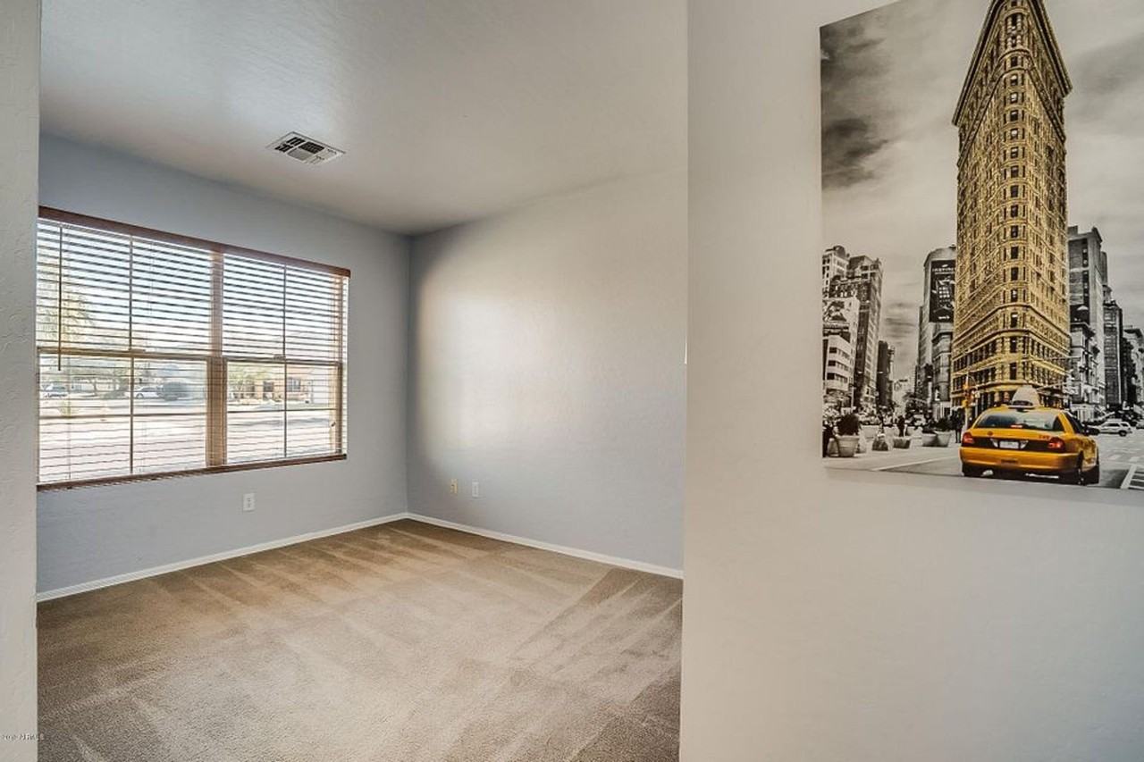 3116 W Pleasant Ln - Photo 6 of 22