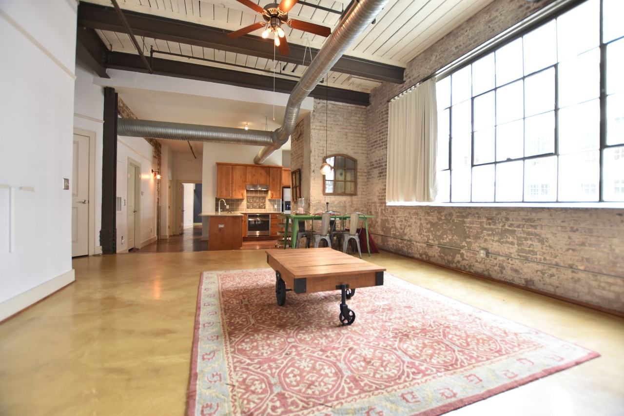 401 E 4th St #305 - Photo 3 of 24
