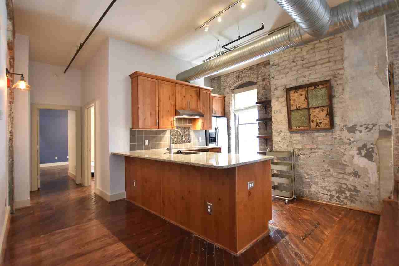 401 E 4th St #305 - Photo 4 of 24