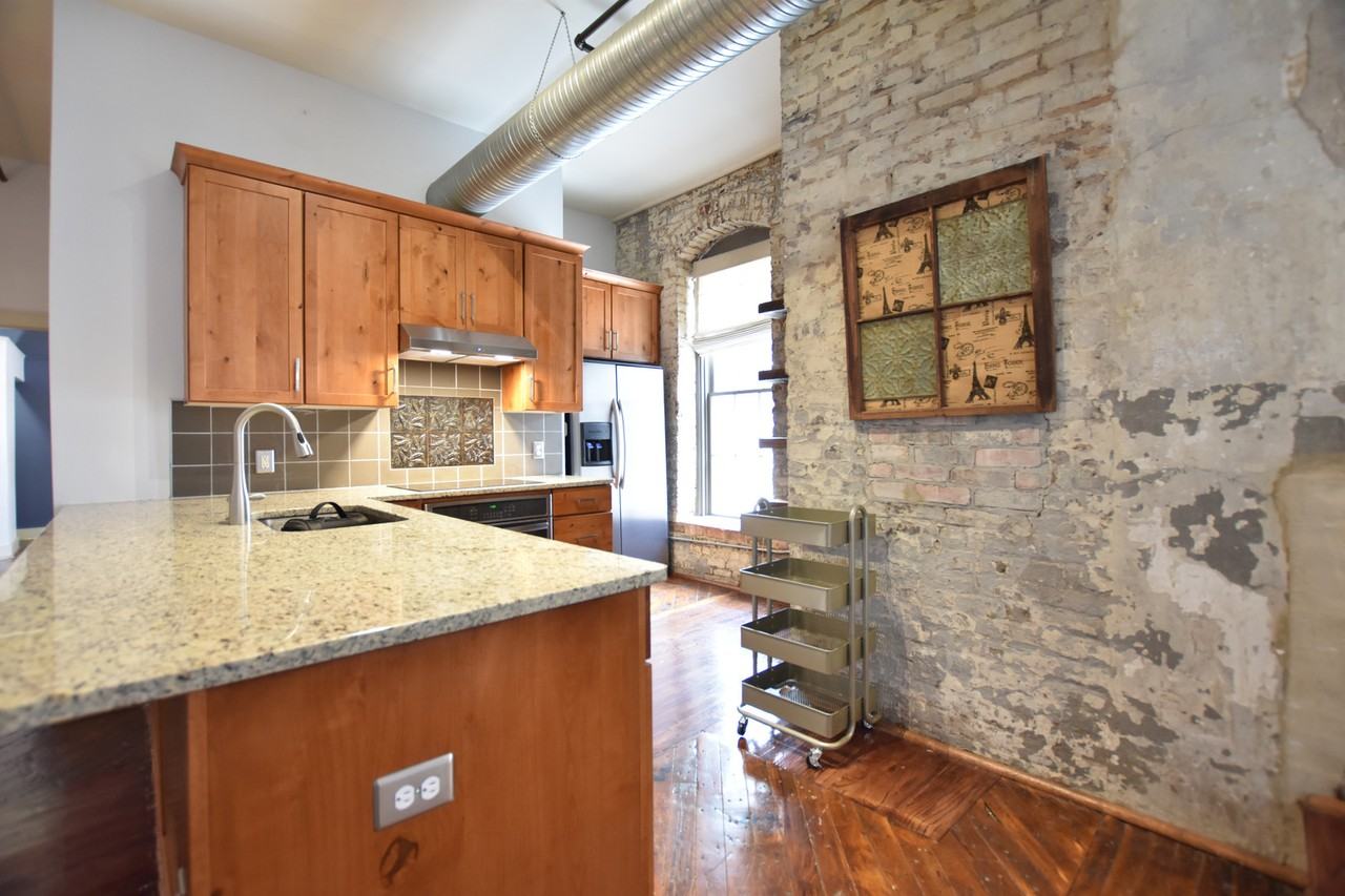 401 E 4th St #305 - Photo 5 of 24
