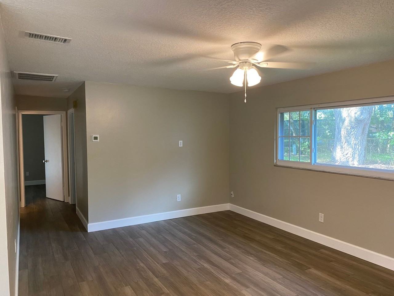 3052 Unkaterri Ln - Photo 4 of 21