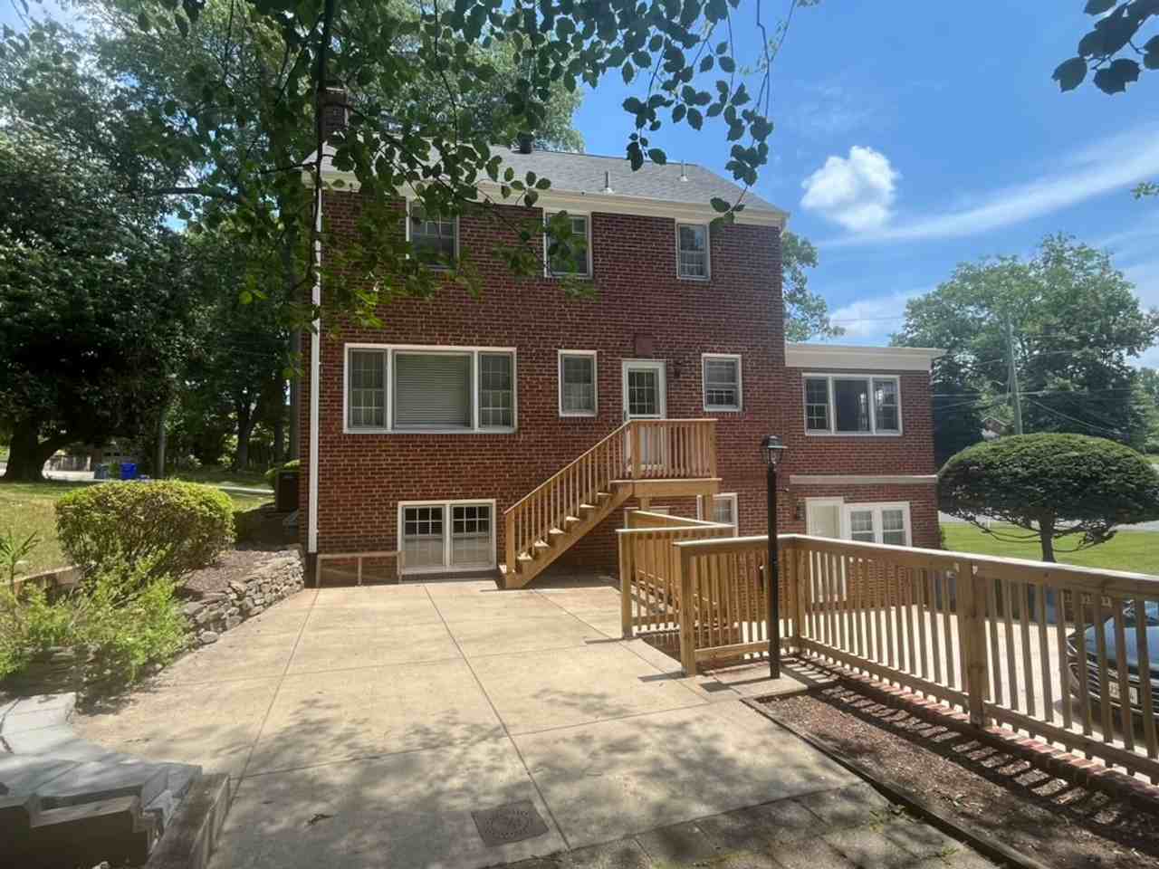 4408 Glenridge St - Photo 3 of 8