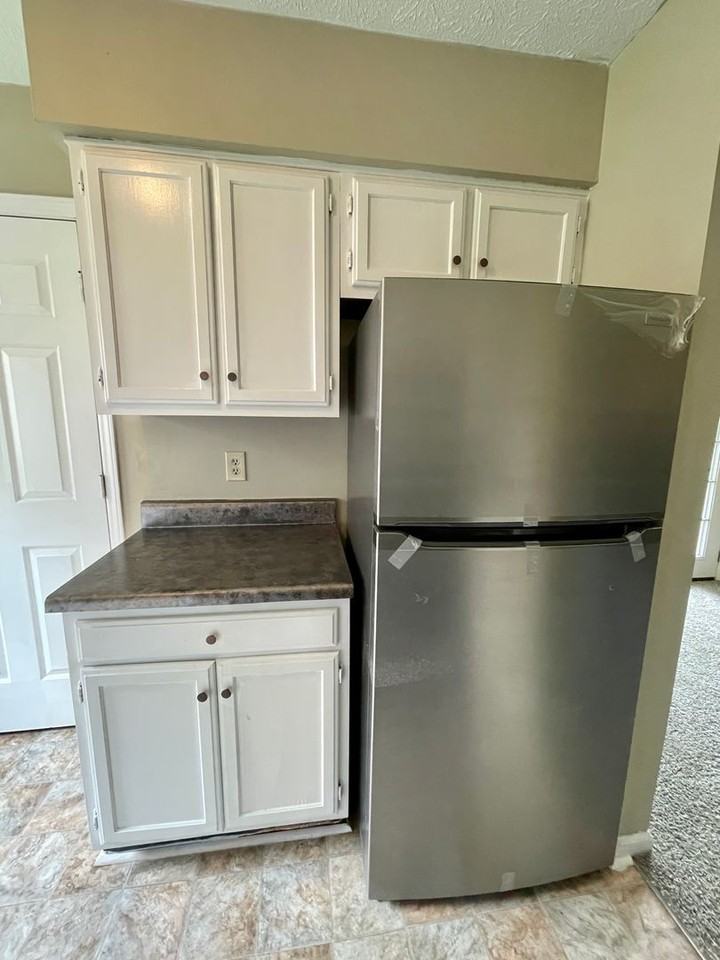 404 Whispering Hills Dr - Photo 4 of 13