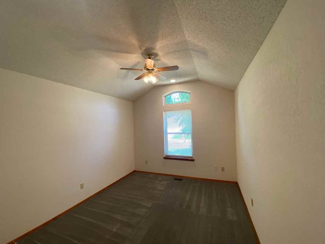 1708 De Vita Rd - Photo 4 of 19