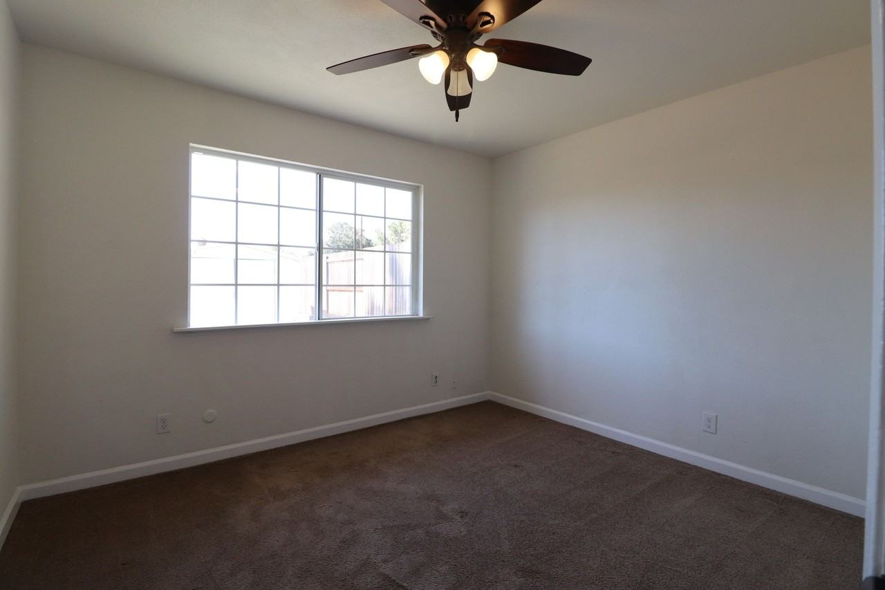 413 413 N Burton St - Derek Phillips - Photo 5 of 20
