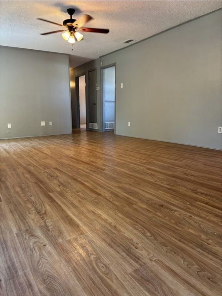 606 Laurence Dr - Photo 4 of 17