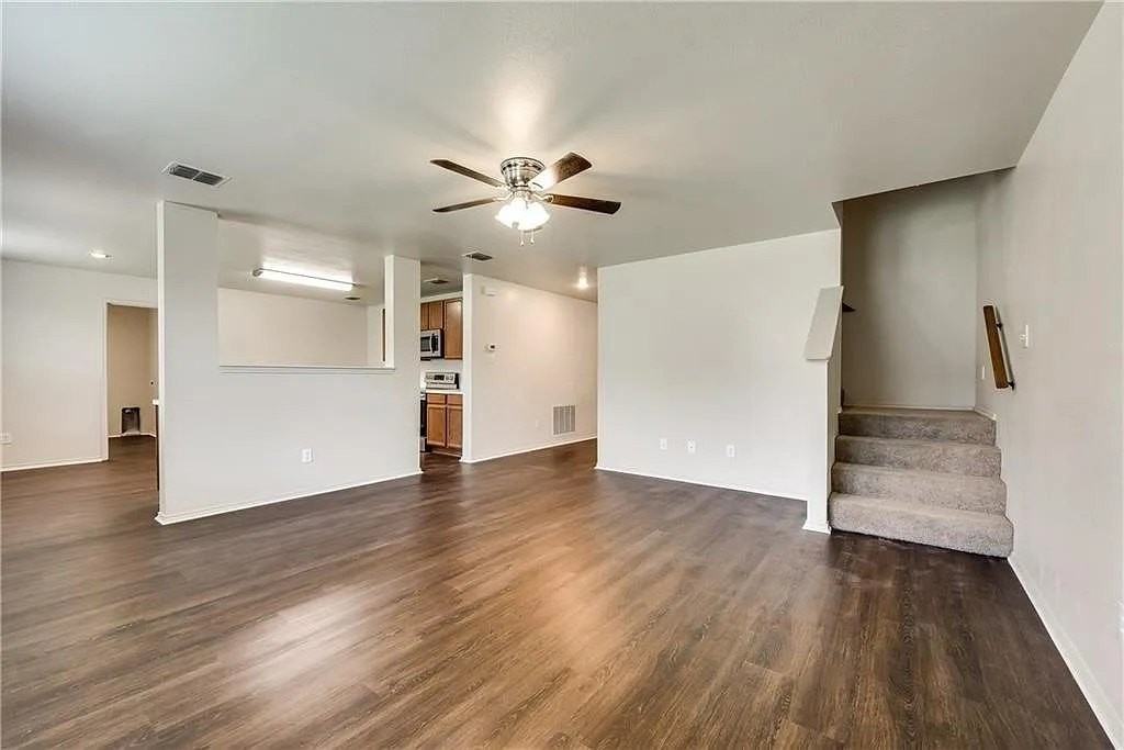 1109 Boxwood Dr - Photo 6 of 21