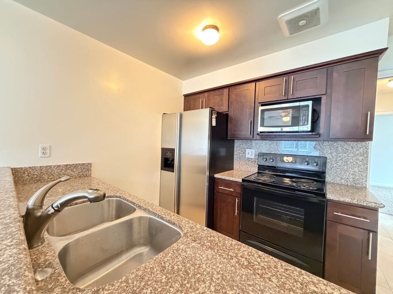 4115 Hilaria Way #D - Photo 5 of 9