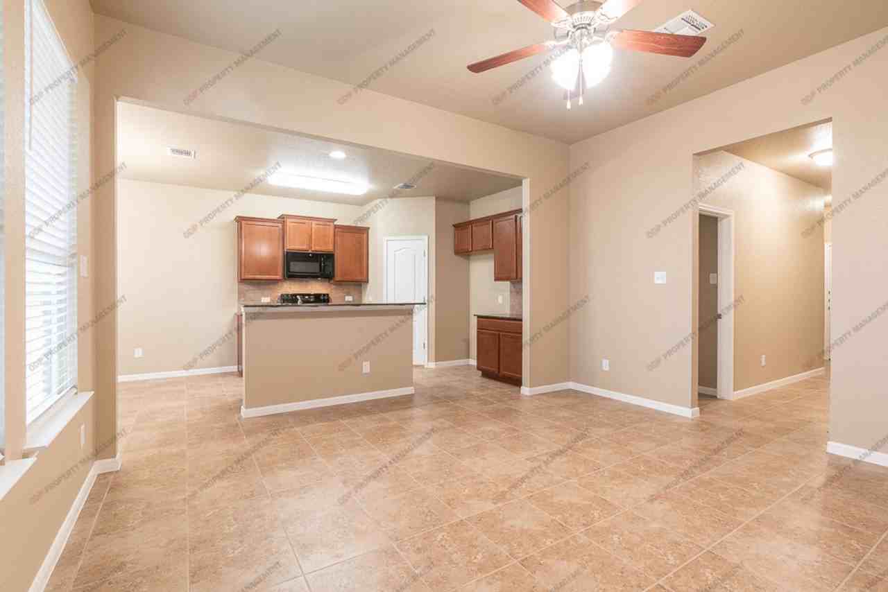 7605 Hickman St - Photo 7 of 17
