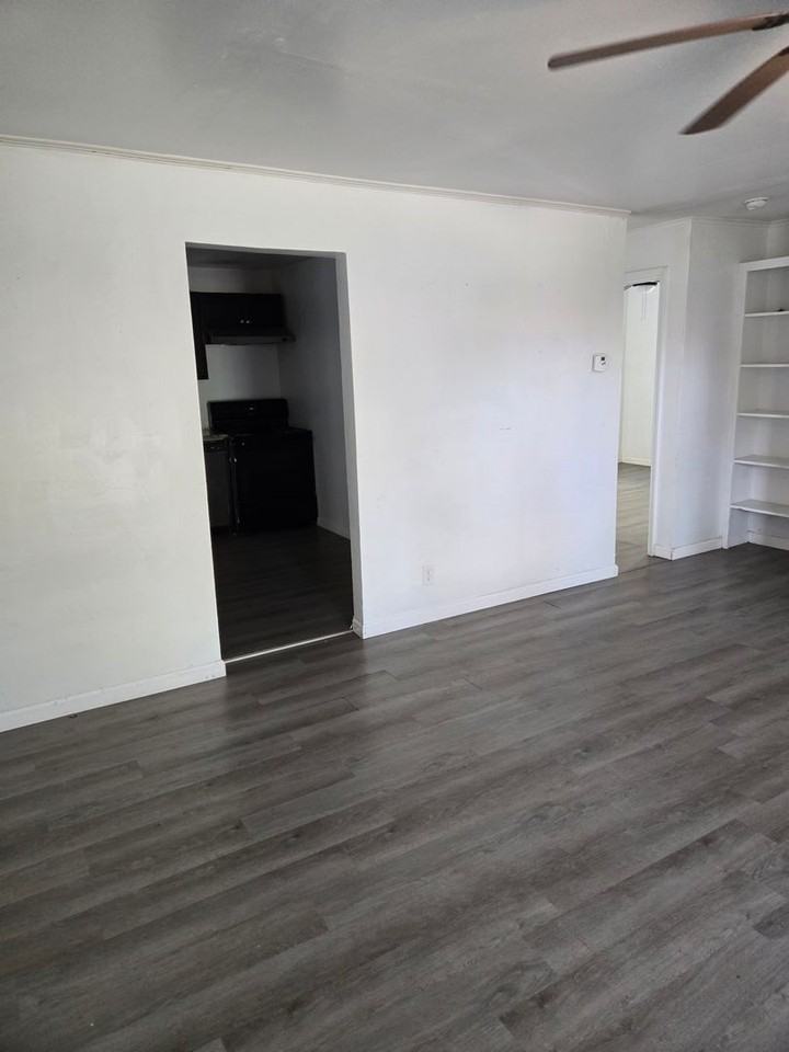 1510 W Lynn St - Photo 3 of 15