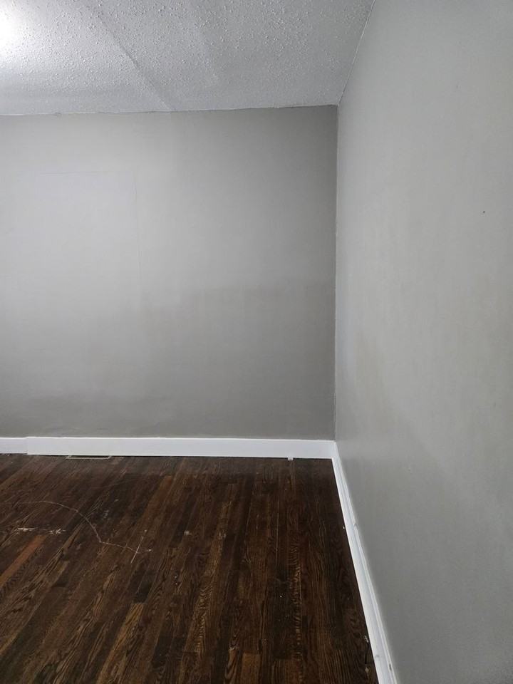 439 E High St - Photo 4 of 11