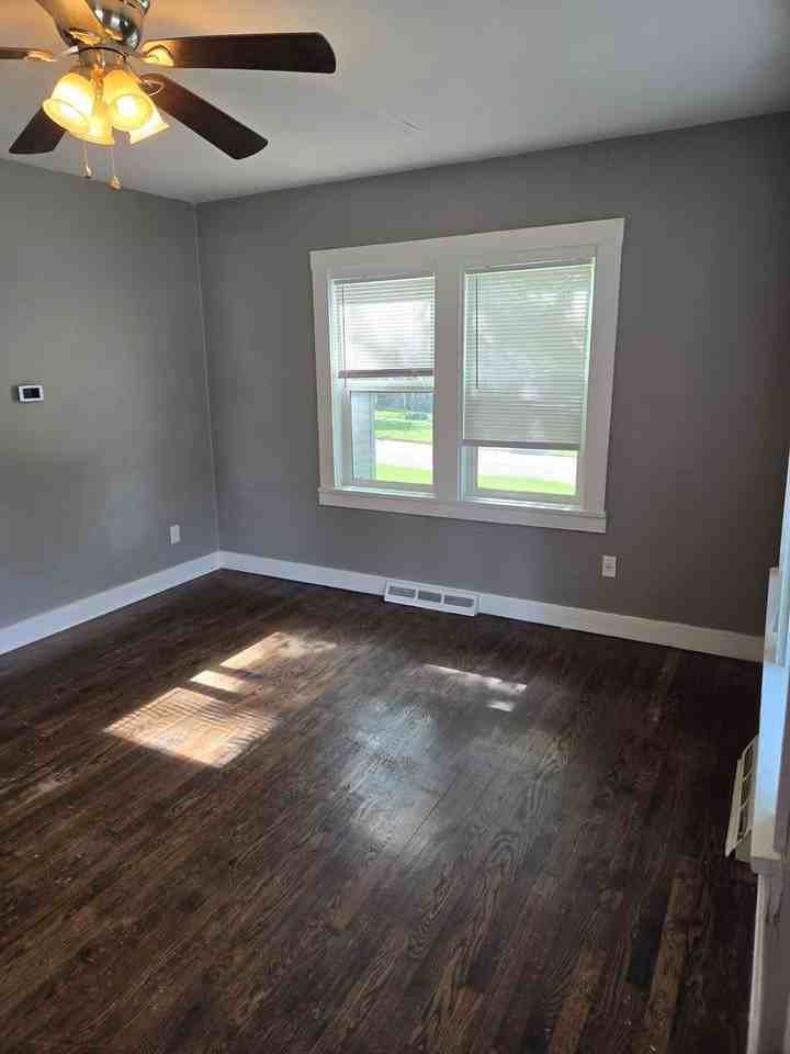 439 E High St - Photo 6 of 11