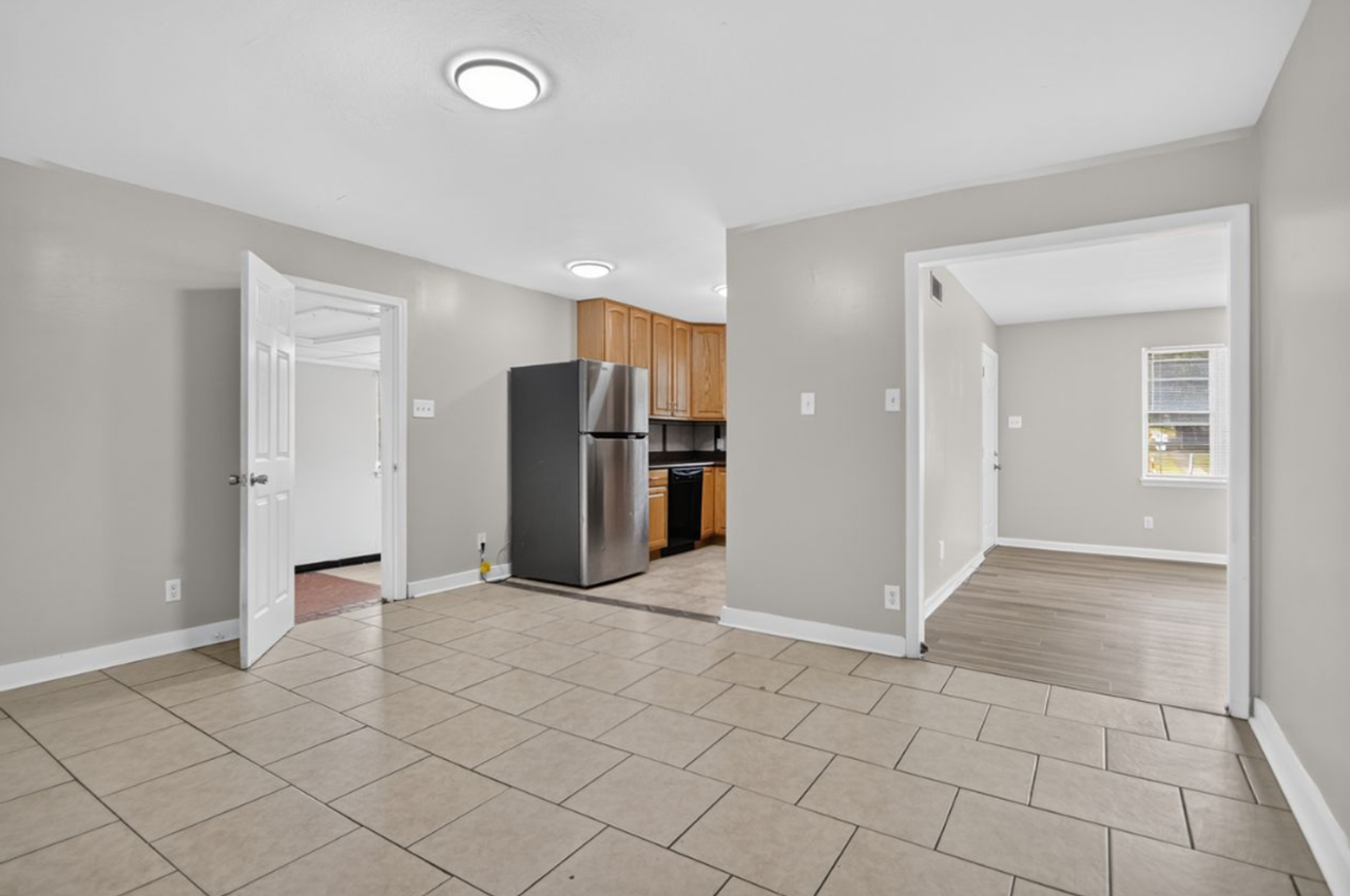 822 N Hughes St - Photo 4 of 35