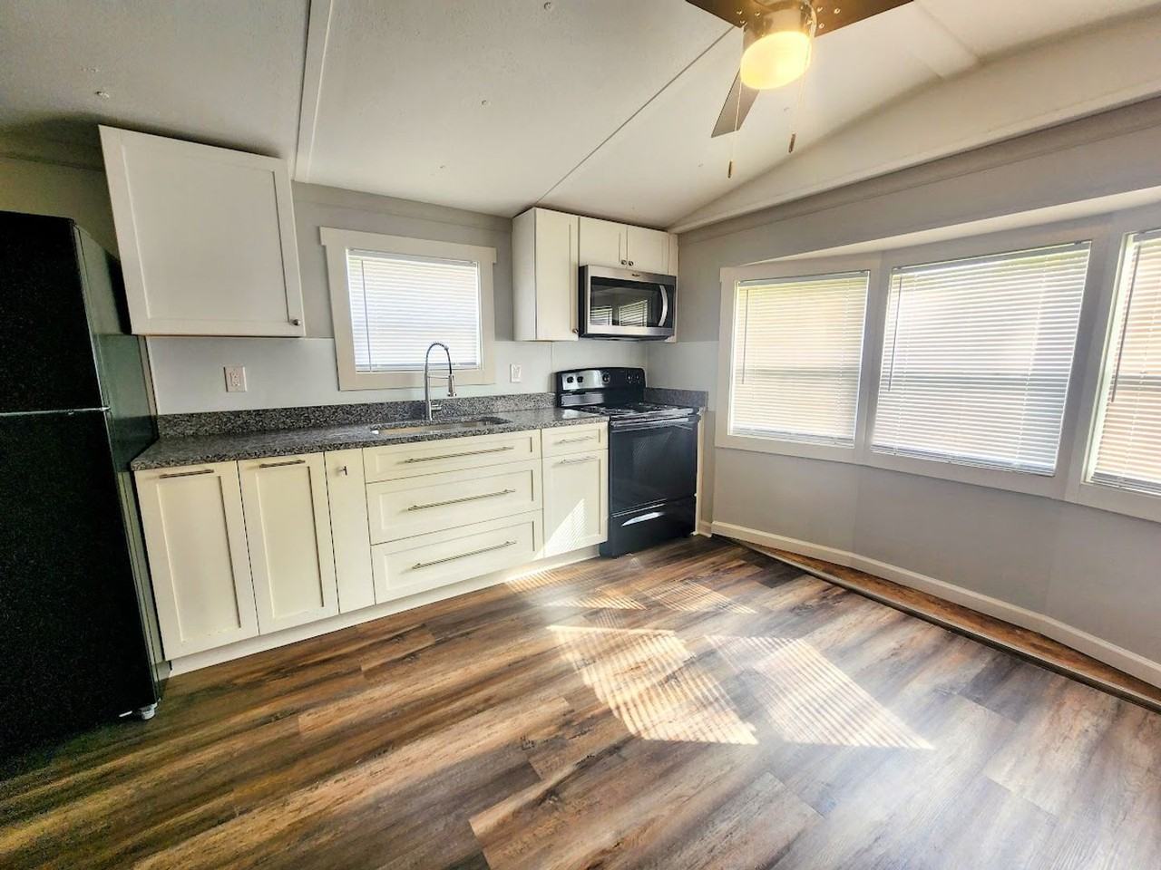111 Elizabeth City Dr - Photo 3 of 11
