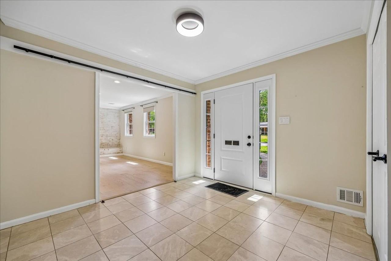 11506 Stonewood Ln - Photo 5 of 49