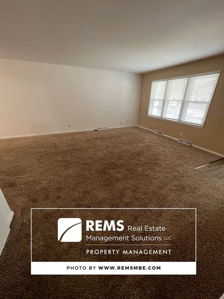 114 6th Ave - Photo 3 of 11