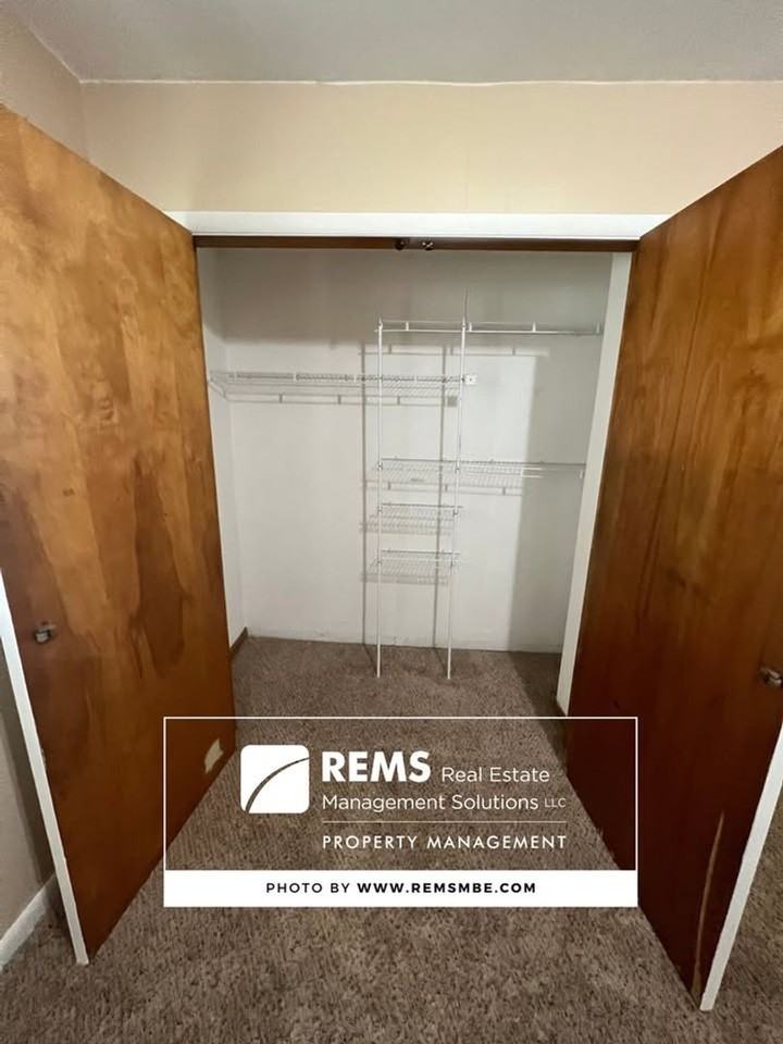 114 6th Ave - Photo 4 of 11