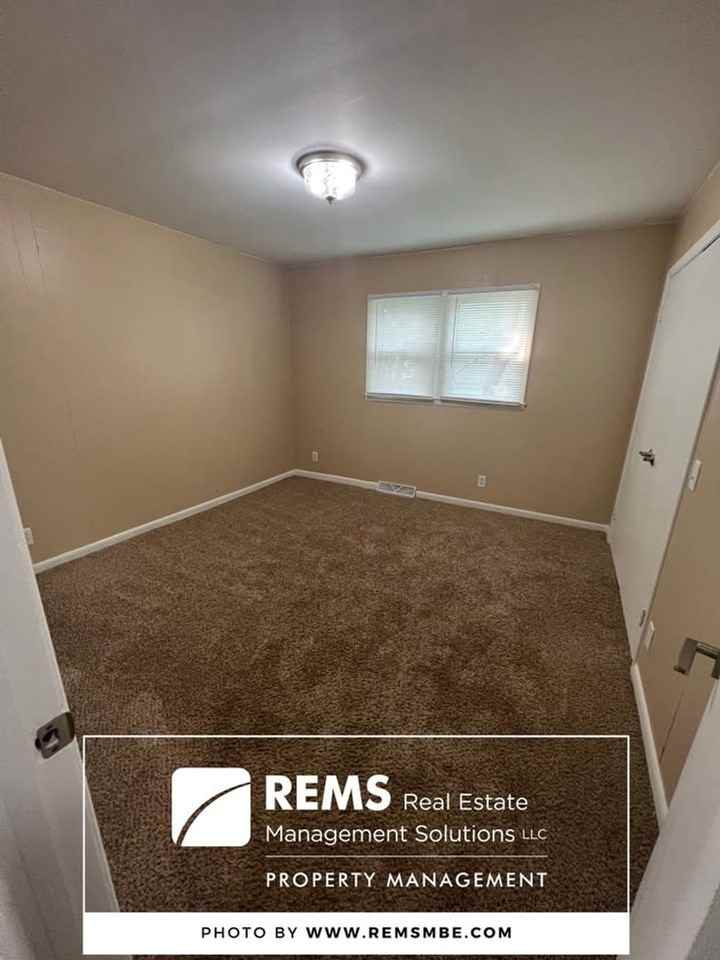 114 6th Ave - Photo 5 of 11