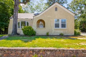 featured image of 3719 W Markham St