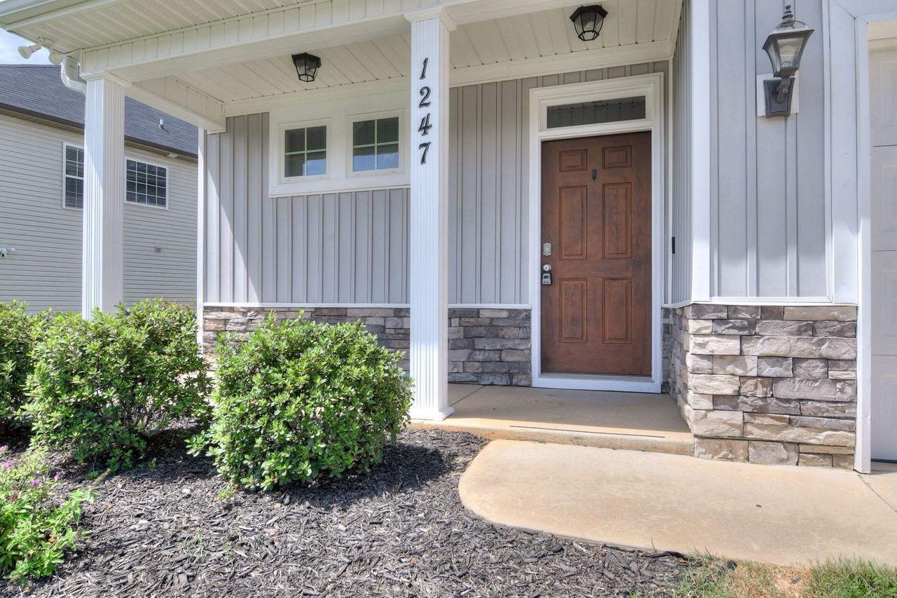 1247 Cobblefield Dr - Photo 4 of 35