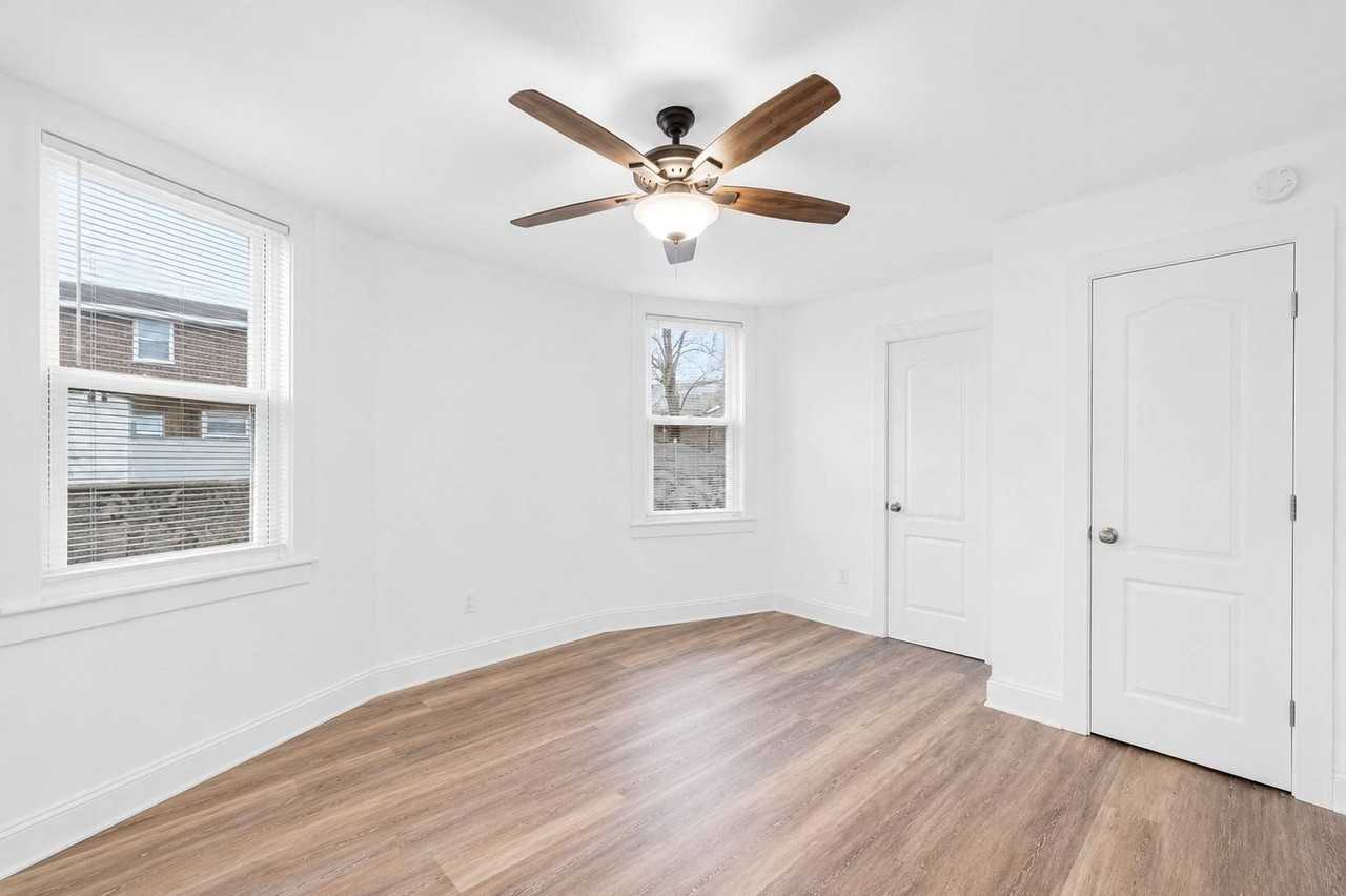 3 Park Ave #B - Photo 3 of 12