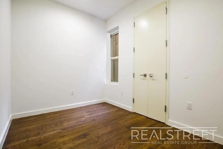 911 Jefferson Ave #1L