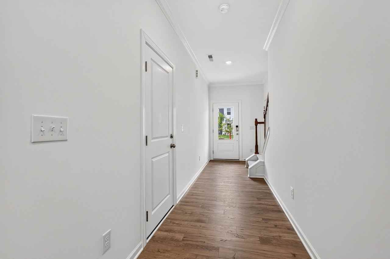 323 Sweetbay Tree Dr - Photo 5 of 33