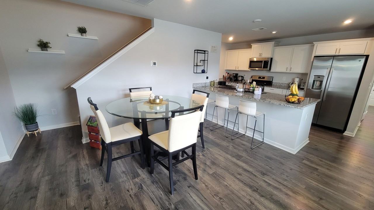 120 Paddock Glen Dr - Photo 3 of 12
