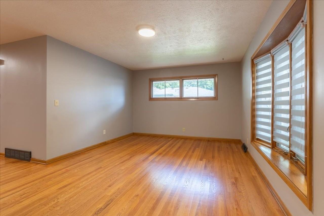 7221 Lexington Ave - Photo 6 of 37