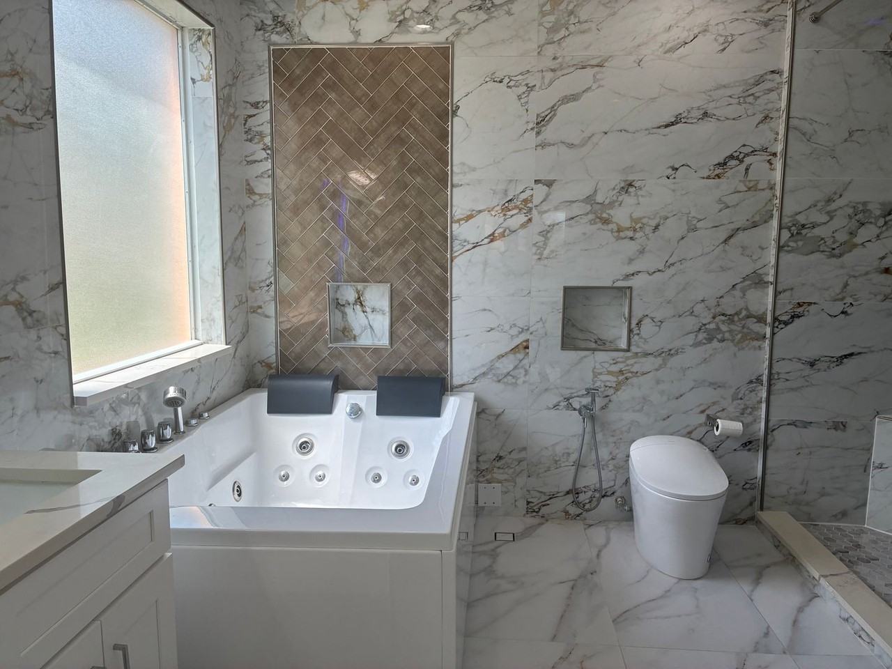 2641 Emerald Island Blvd - Photo 7 of 50