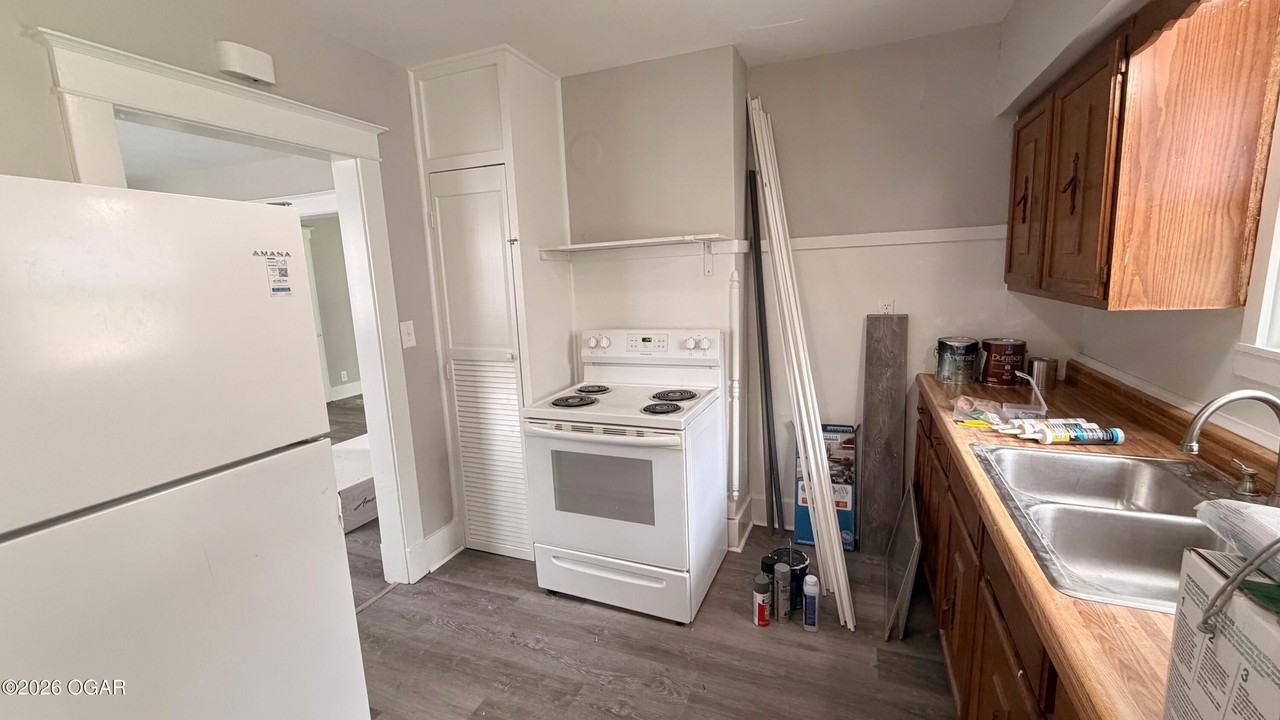 3102 S Wall Ave - Photo 3 of 11