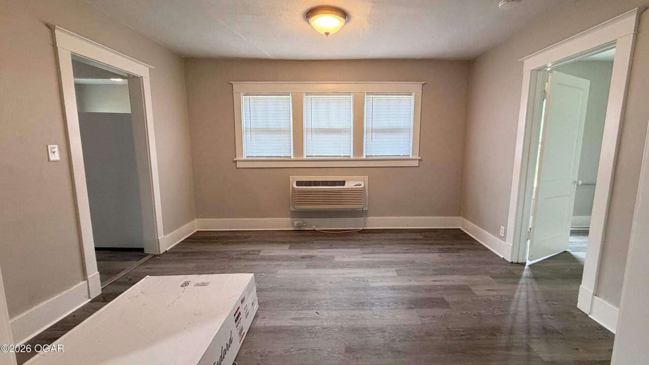 3102 S Wall Ave - Photo 5 of 11