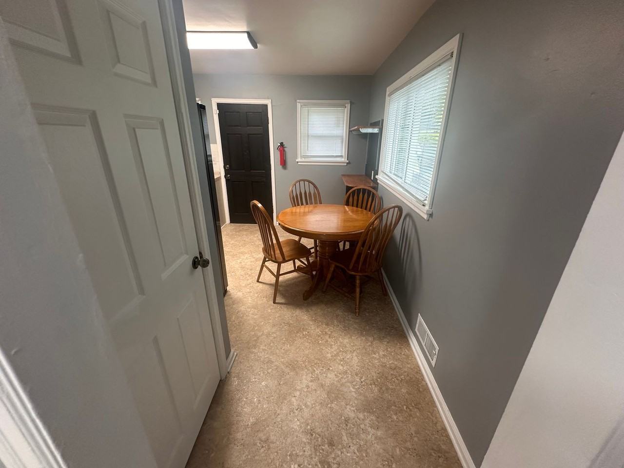 2130 S 47th St - Photo 6 of 26