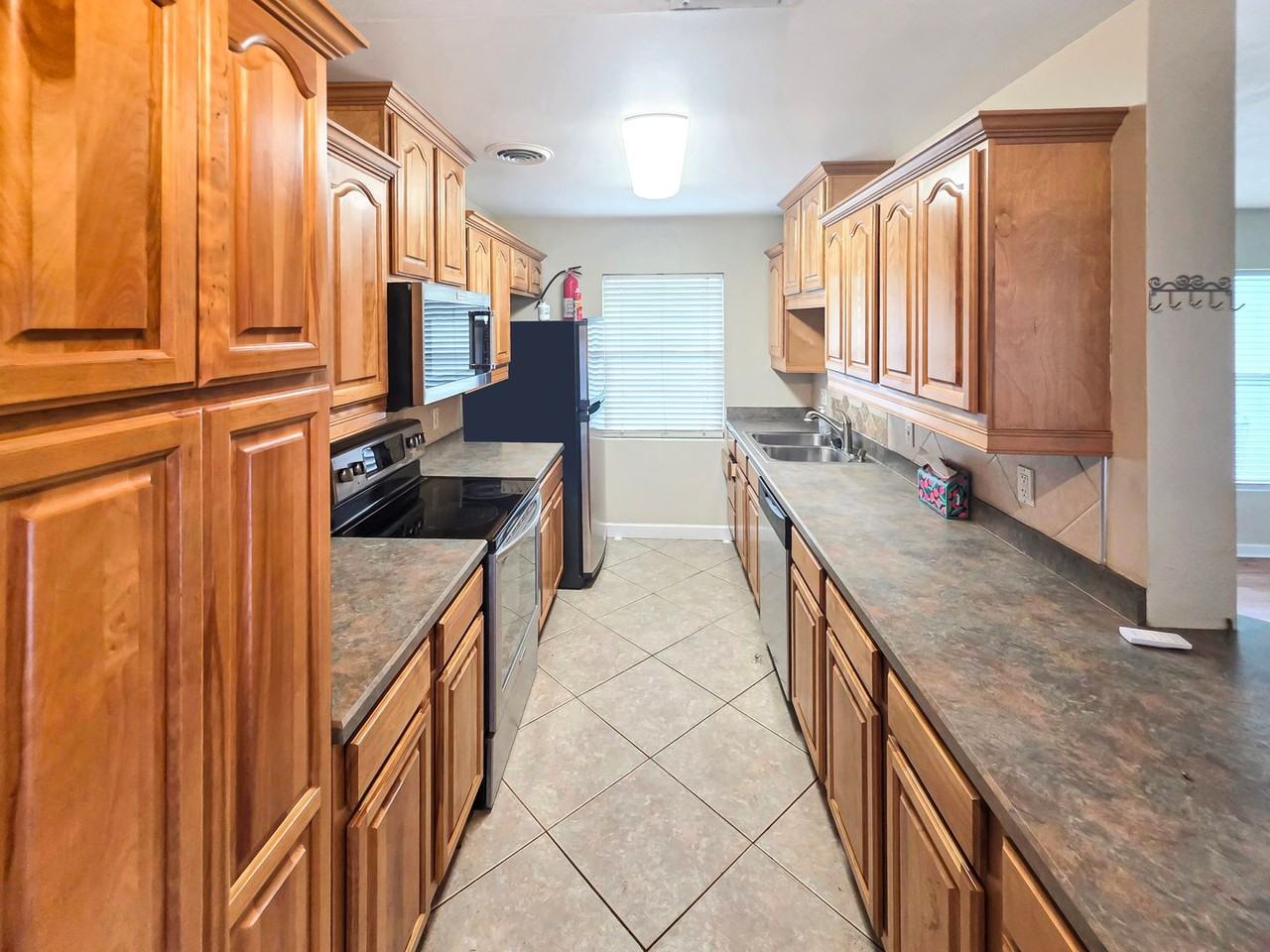 5117 Lake Howell Rd - Photo 5 of 16