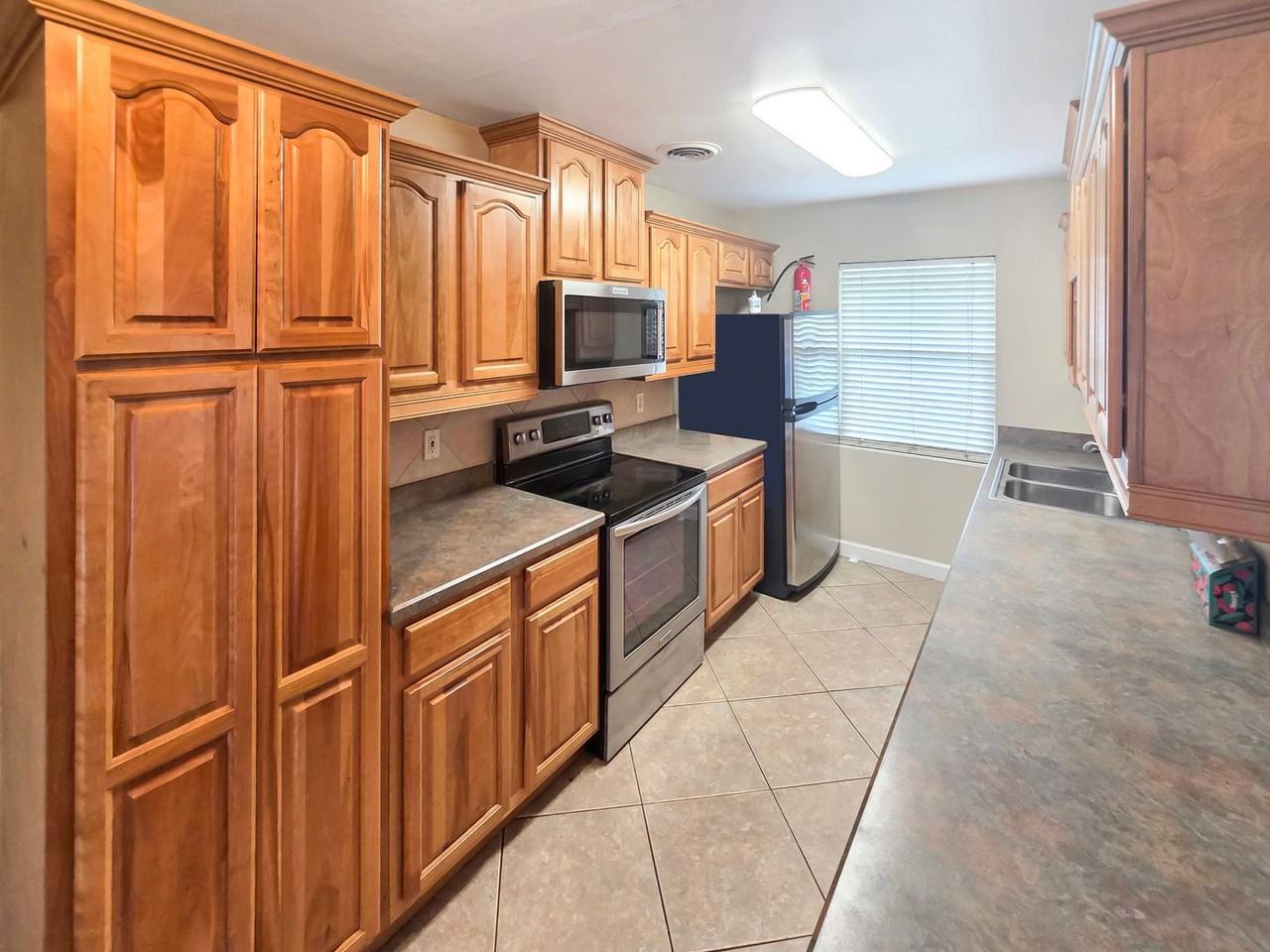 5117 Lake Howell Rd - Photo 6 of 16