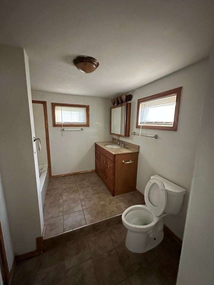 1846 Walnut Bottom Rd - Photo 3 of 7