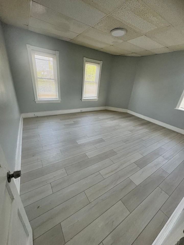 200 Parker Ave - Photo 2 of 9