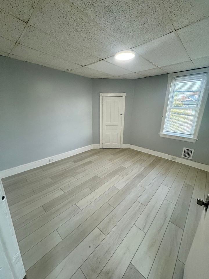 200 Parker Ave - Photo 6 of 9