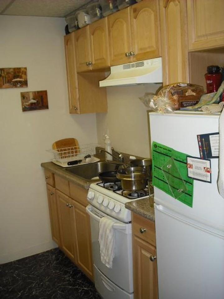 43 Bay State Rd - Photo 2 of 7