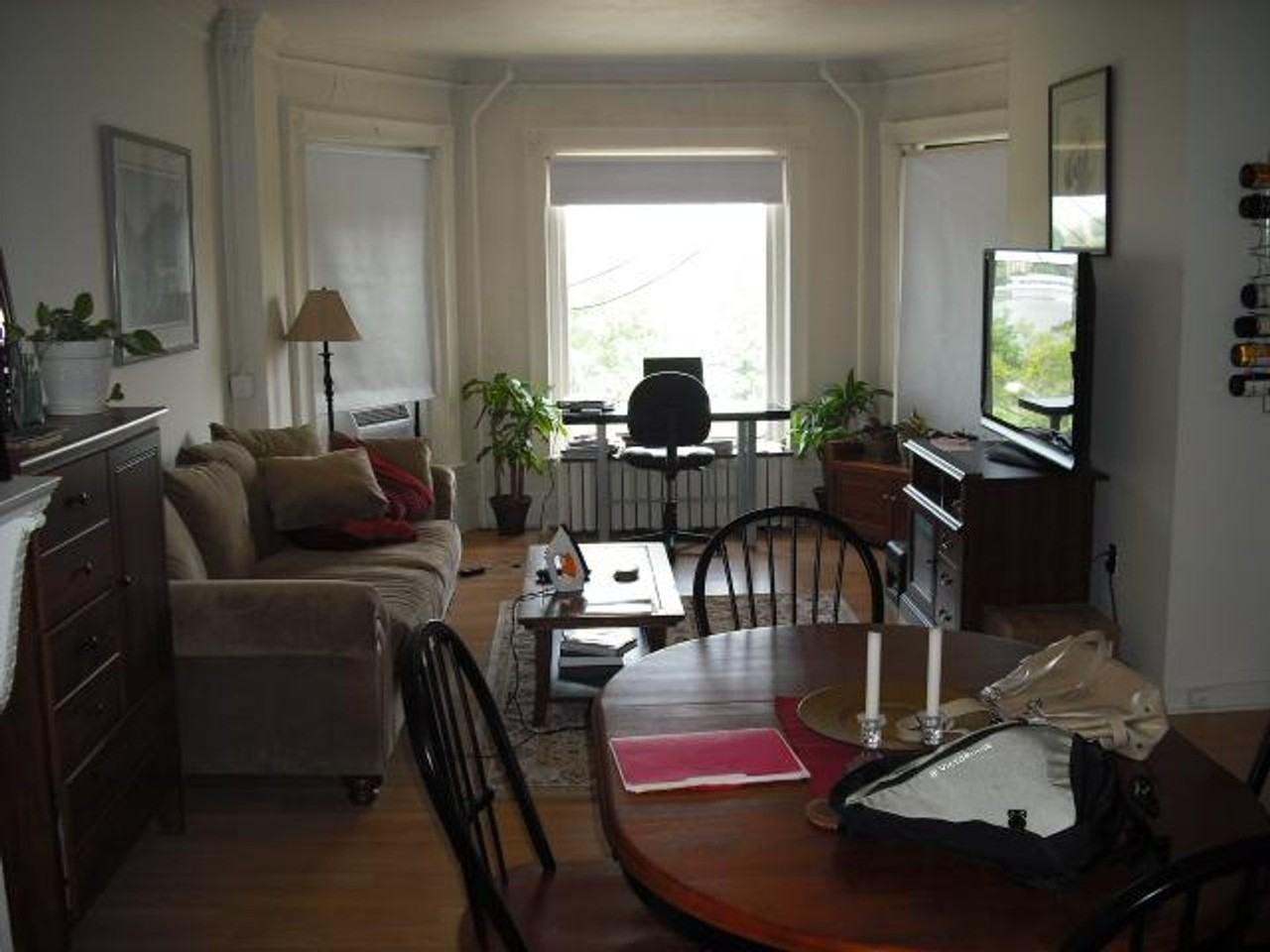 43 Bay State Rd - Photo 5 of 7